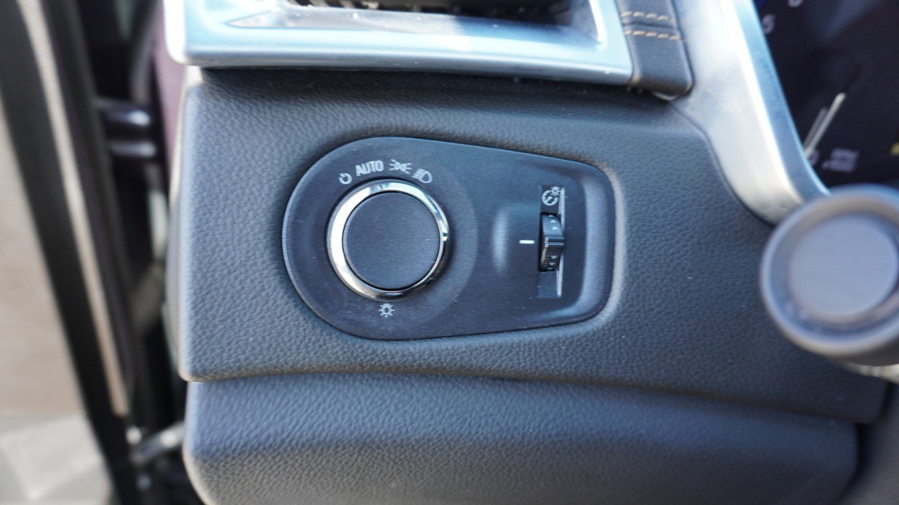 Used 2015 Cadillac SRX Luxury w/ Driver Awareness Package image 19