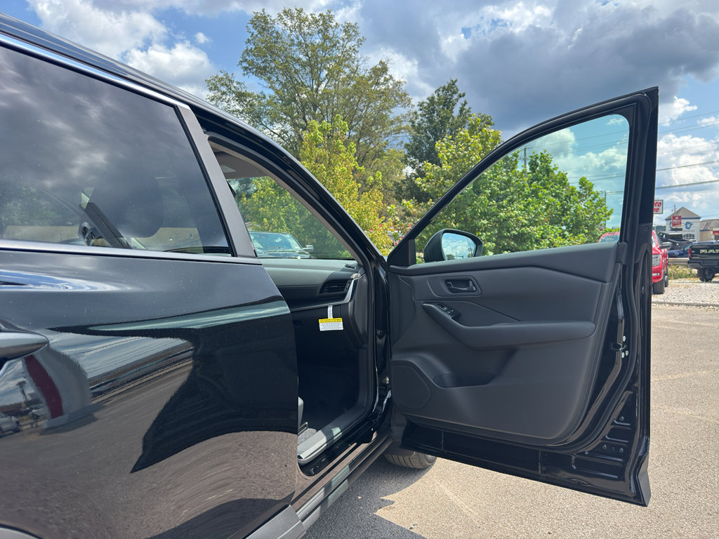 New 2026 Nissan Rogue S image 19