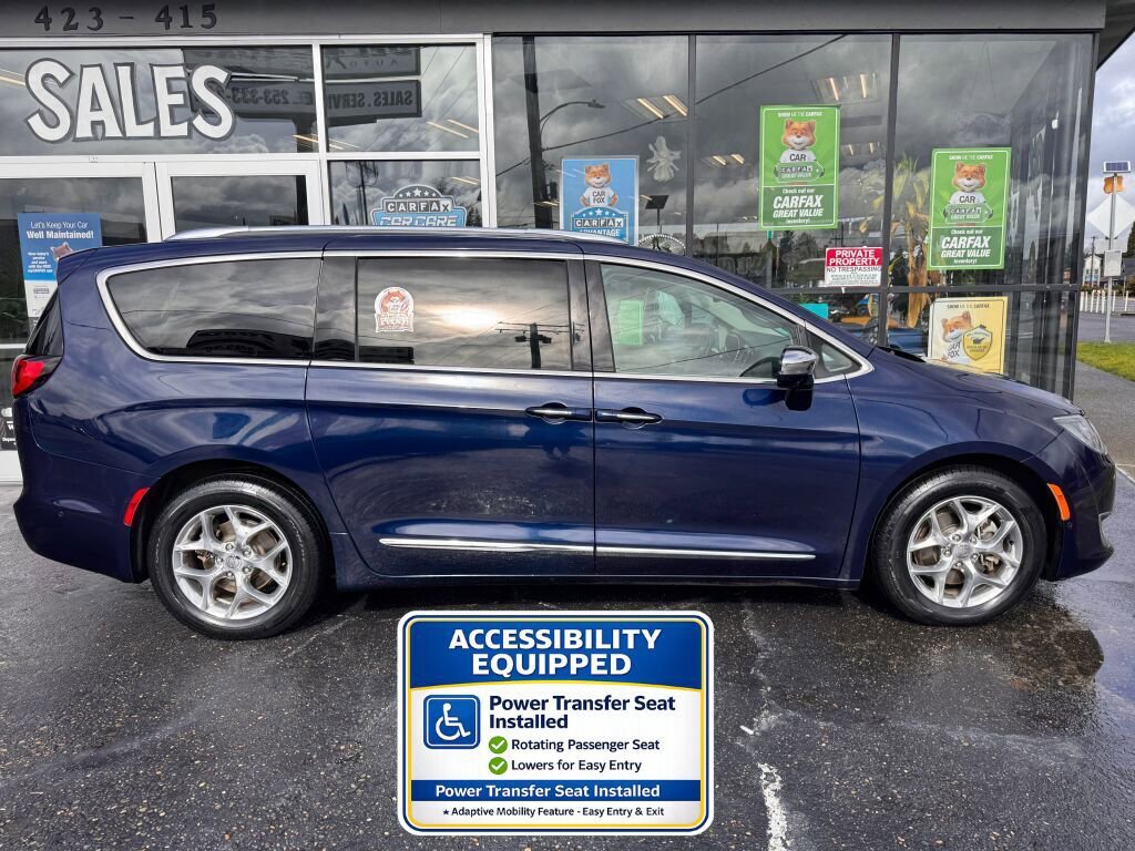 Used 2017 Chrysler Pacifica Limited FWD image 4