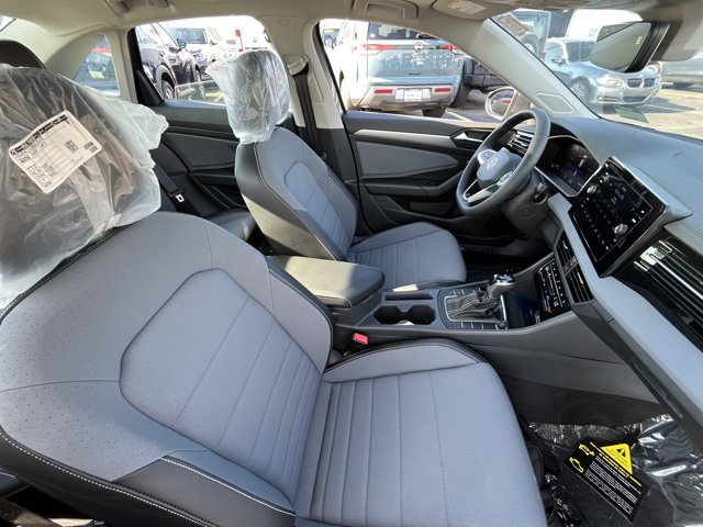 New 2026 Volkswagen Jetta SE FWD image 10