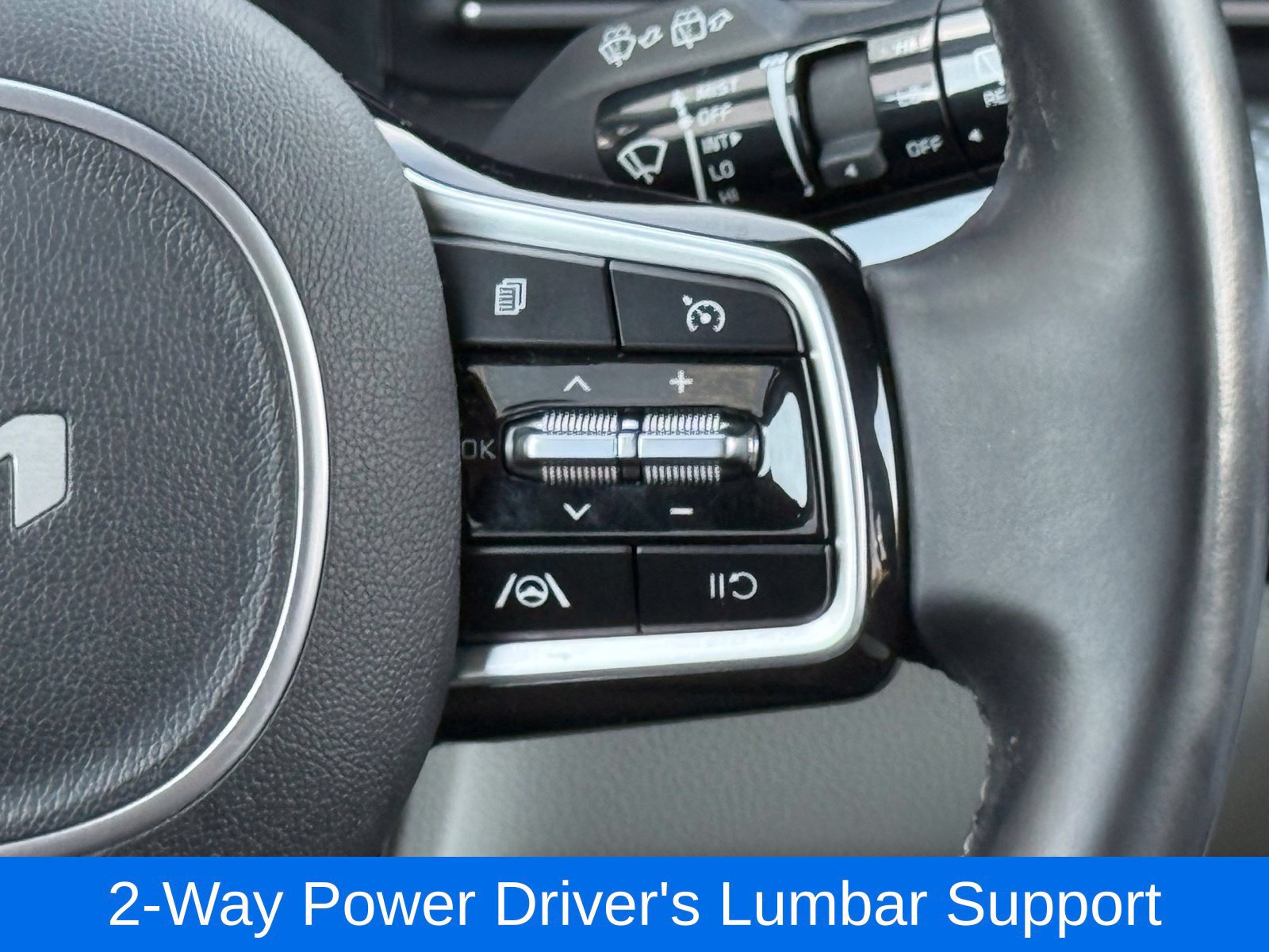Used 2022 Kia Carnival LX FWD image 34