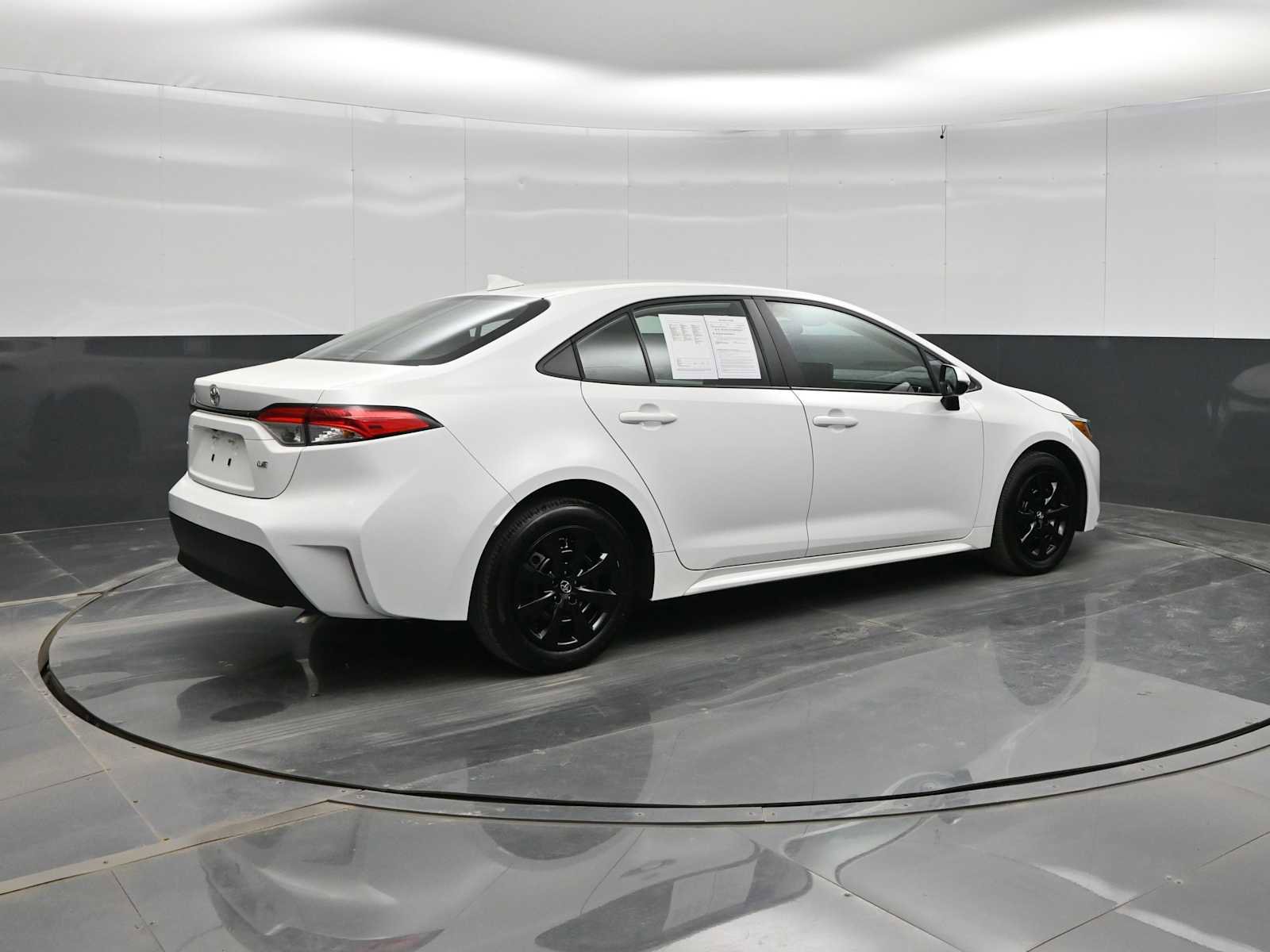 Used 2025 Toyota Corolla LE FWD image 8