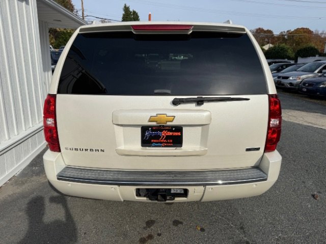 Used 2010 Chevrolet Suburban LTZ image 4