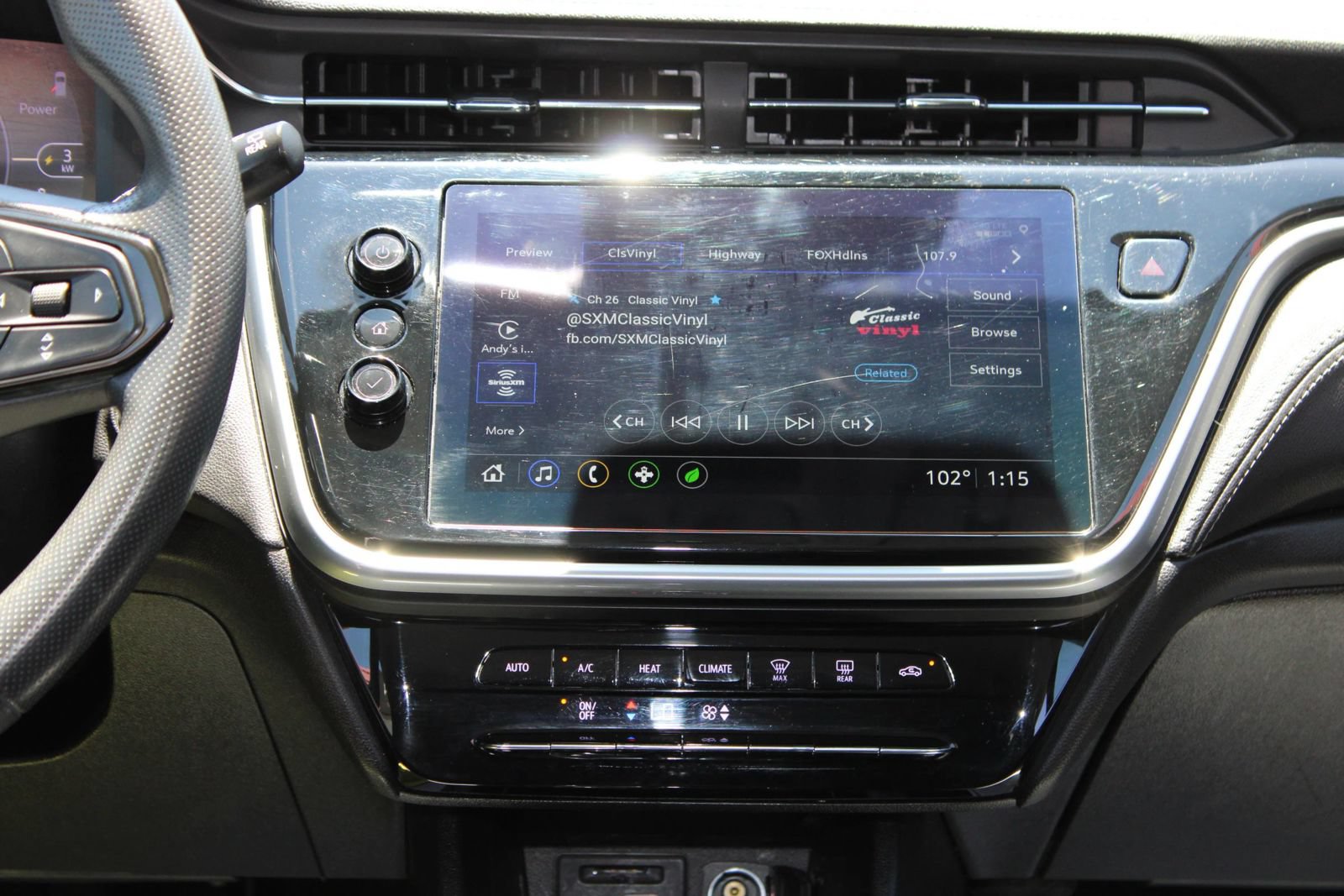 Used 2023 Chevrolet Bolt EUV LT FWD image 28