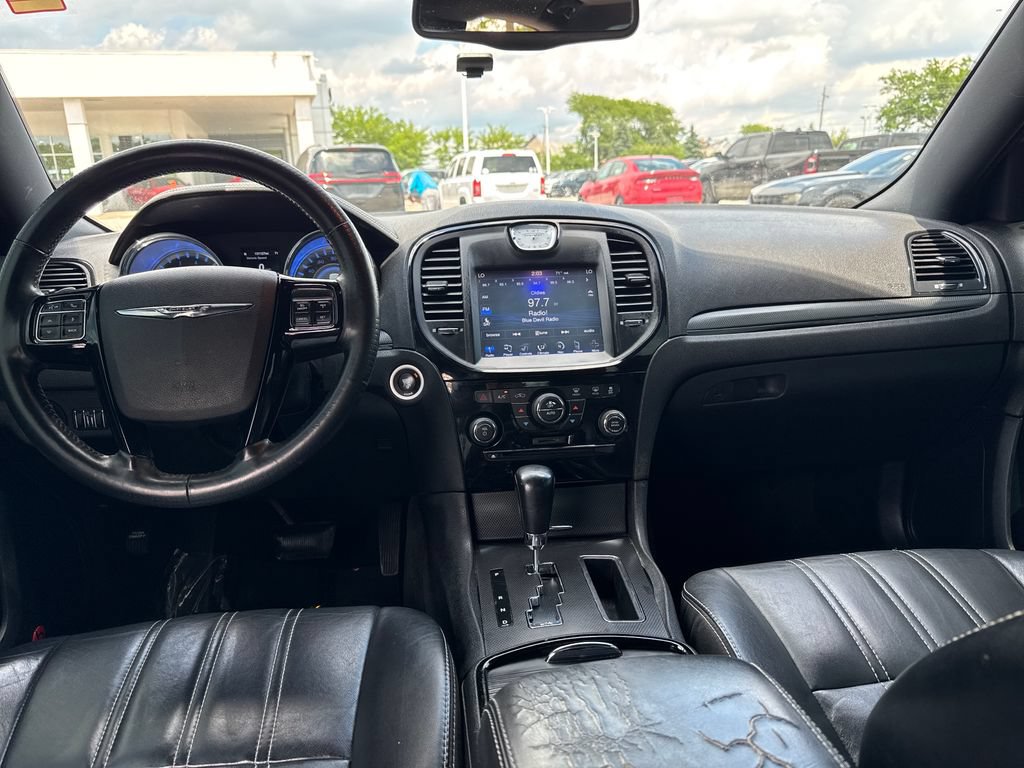 Used 2014 Chrysler 300 S w/ Luxury Group RWD image 12