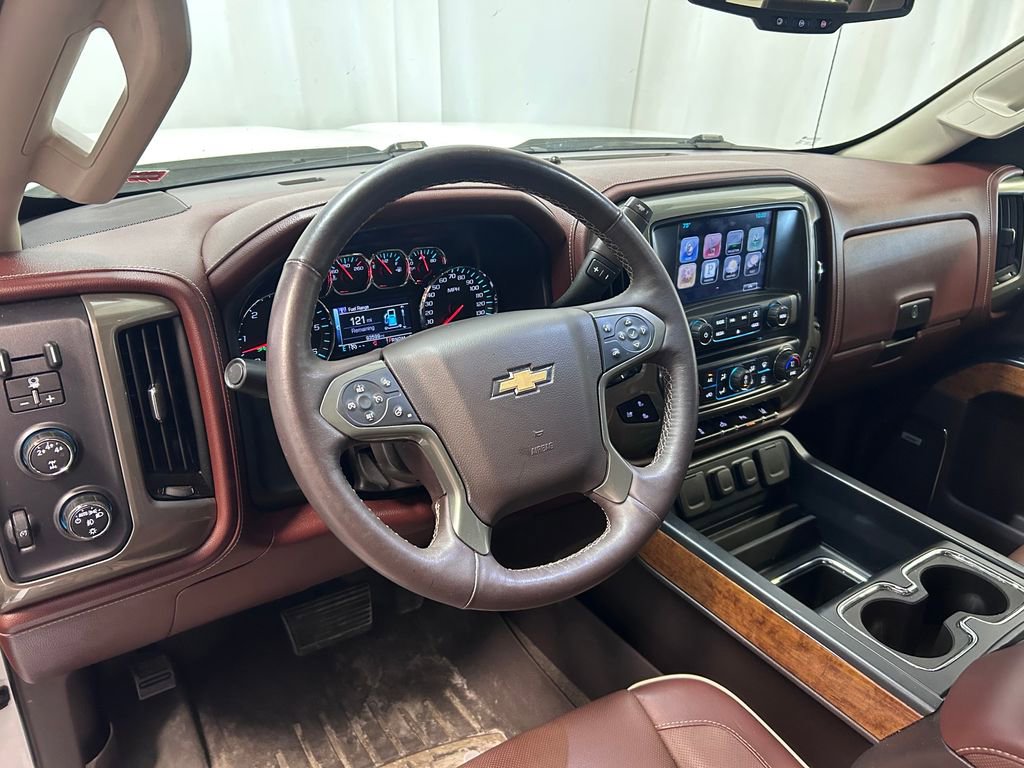 Used 2016 Chevrolet Silverado 2500 High Country w/ High Country Premium Package AWD/4WD image 2