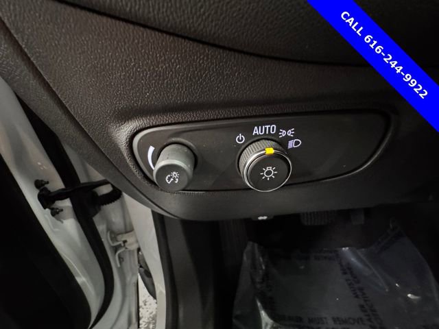 Used 2022 Chevrolet Equinox LS w/ LS Convenience Package image 22