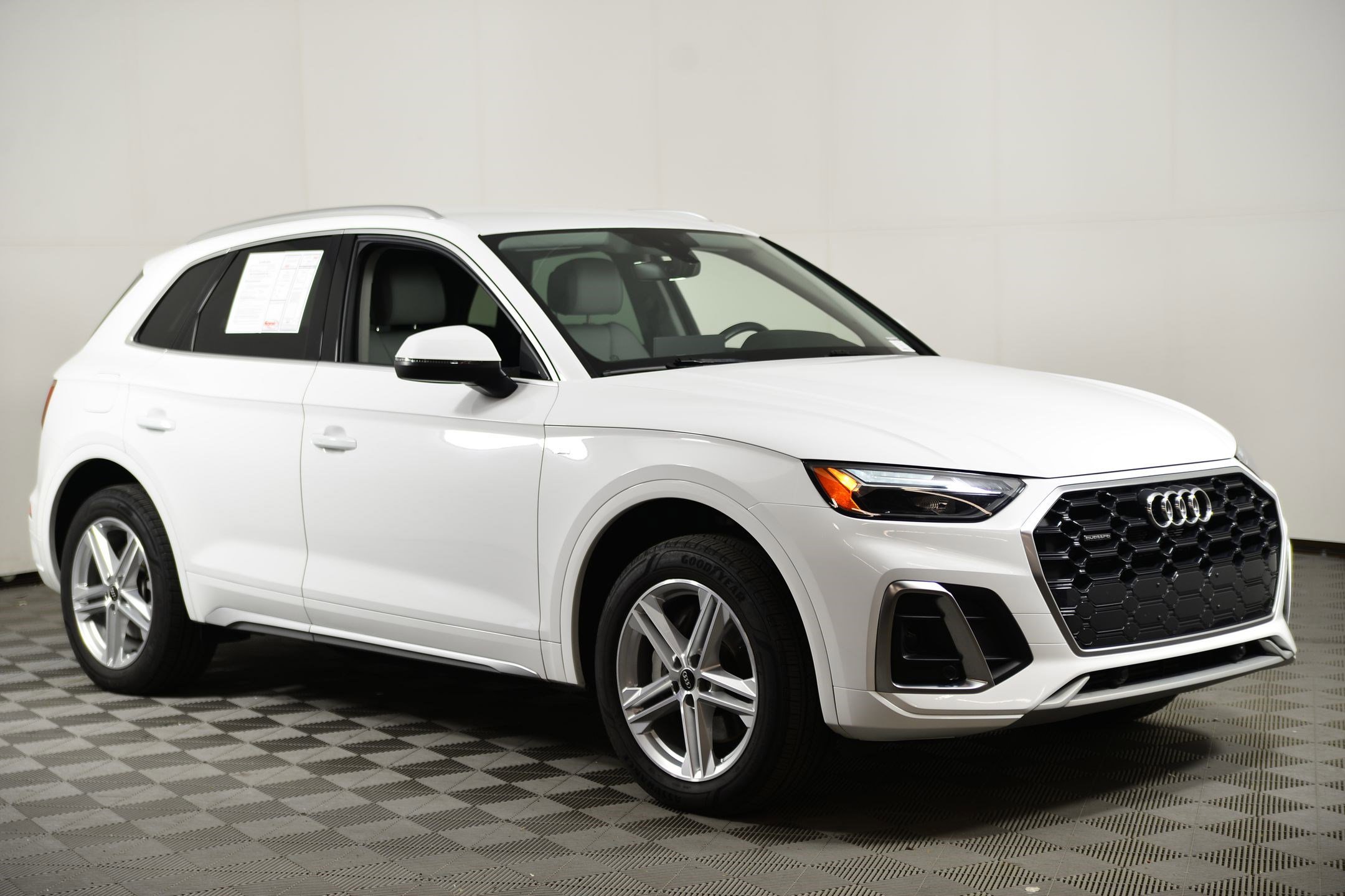 Certified 2022 Audi Q5 e Premium w/ Convenience Package image 6