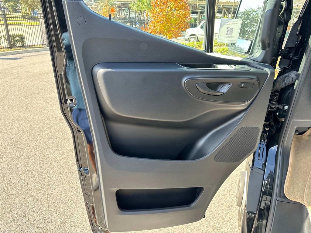 Used 2025 Mercedes-Benz Sprinter 3500 image 19