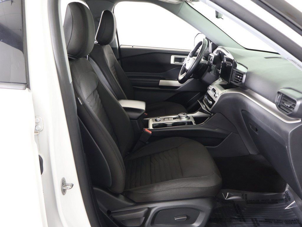 Used 2020 Ford Explorer XLT w/ Comfort Package image 30