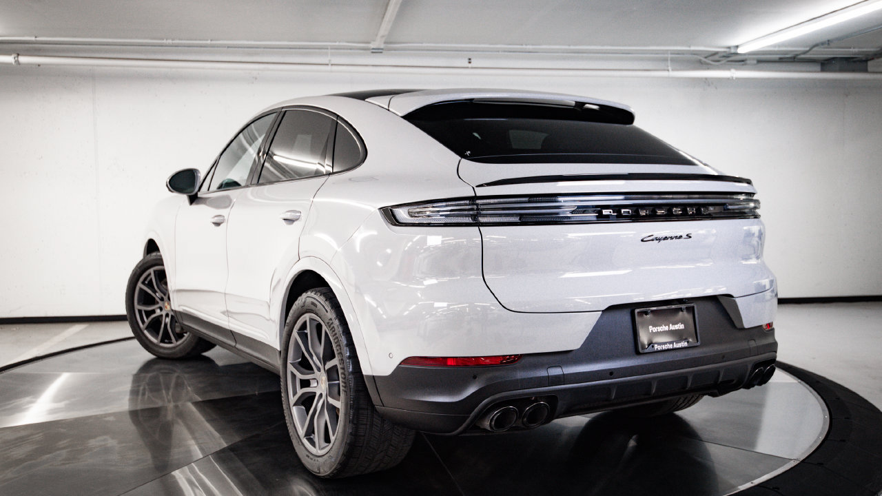 Certified 2024 Porsche Cayenne S AWD/4WD image 3
