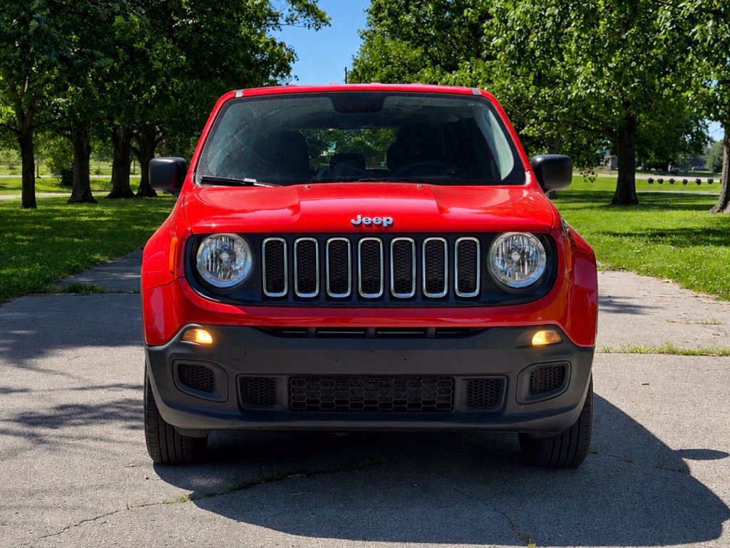 Used 2018 Jeep Renegade Sport w/ Power & Air Group AWD/4WD image 2