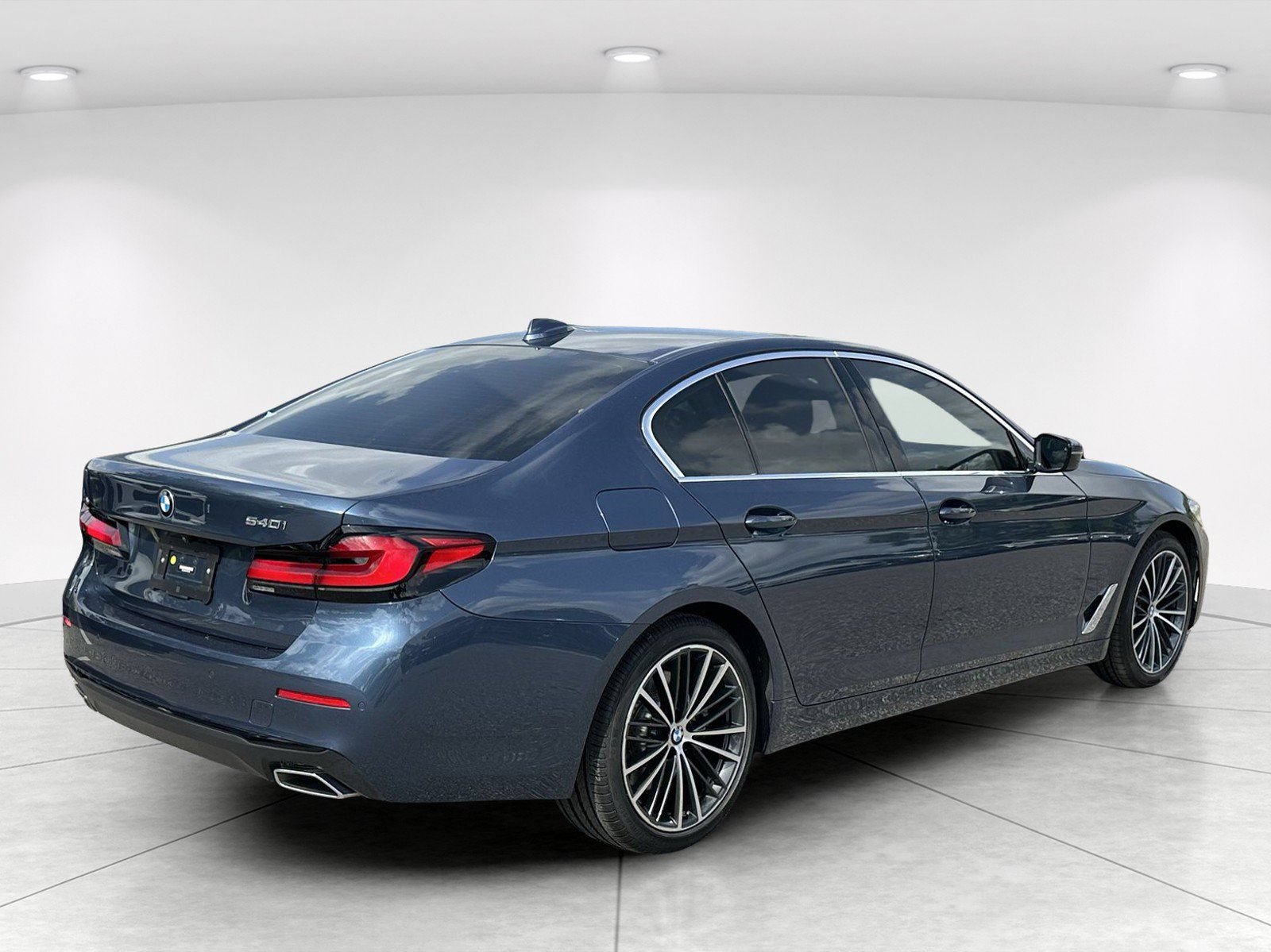 Certified 2023 BMW 540i w/ Executive Package RWD image 4