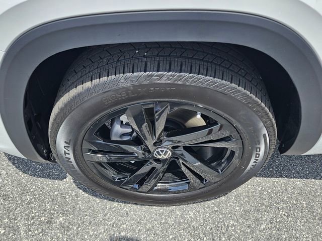 New 2025 Volkswagen Atlas Cross Sport SEL R-Line image 18