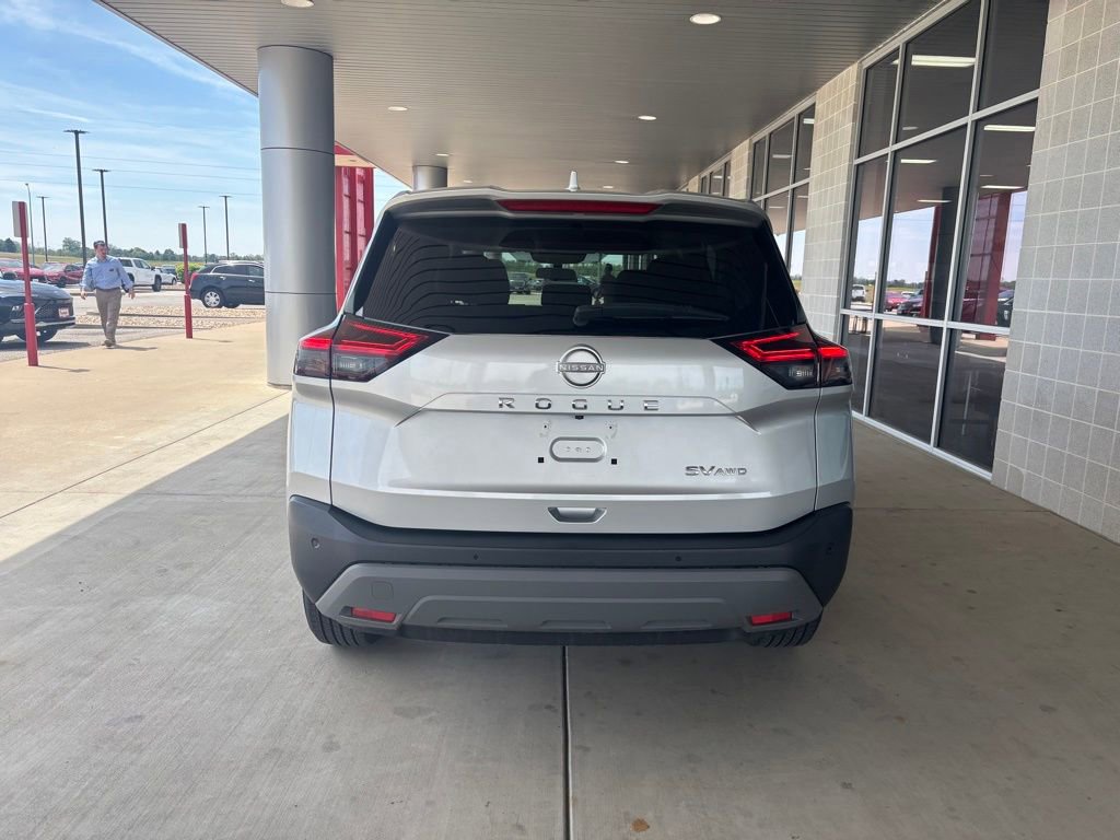 Used 2022 Nissan Rogue SV AWD/4WD image 4