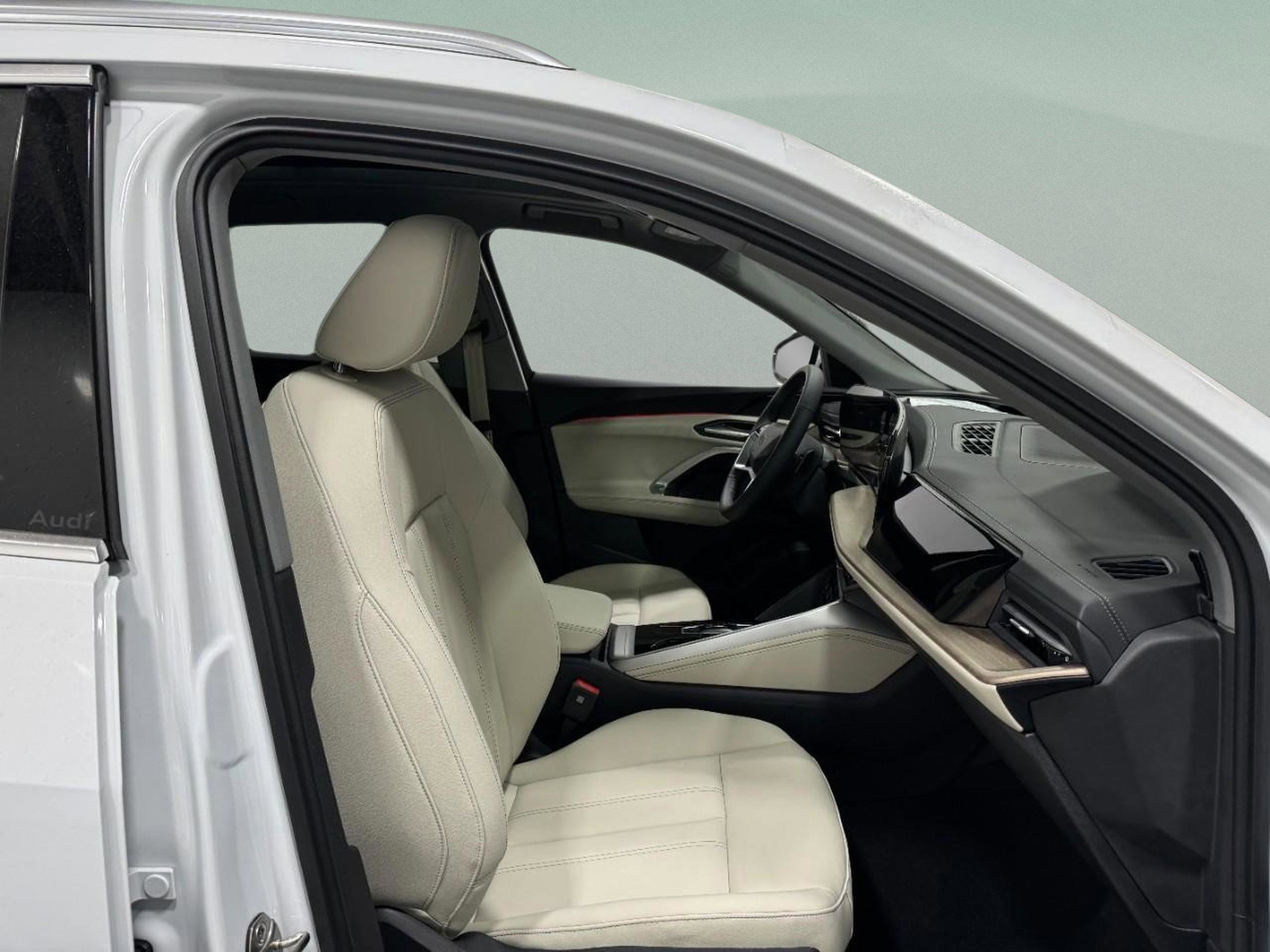 New 2025 Audi Q5 Premium image 18