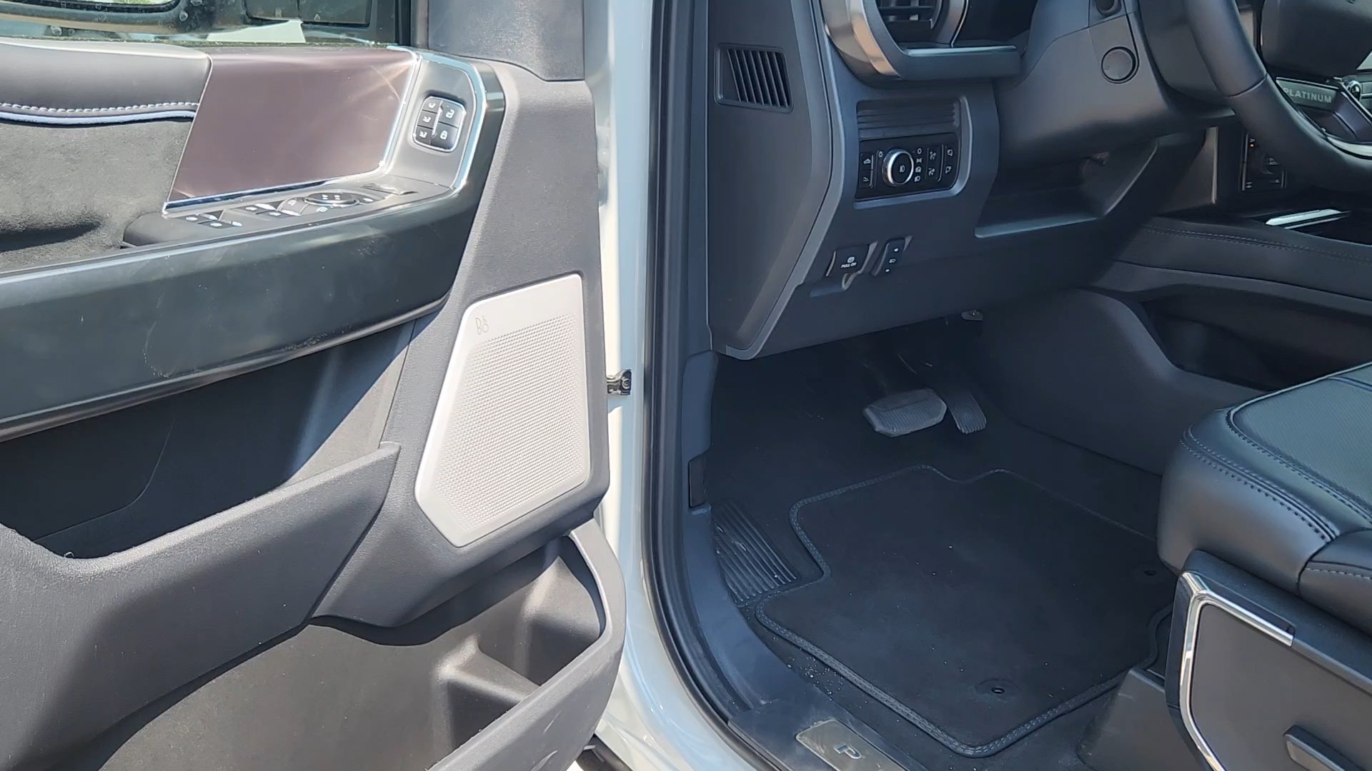 New 2026 Ford F350 Platinum AWD/4WD image 31