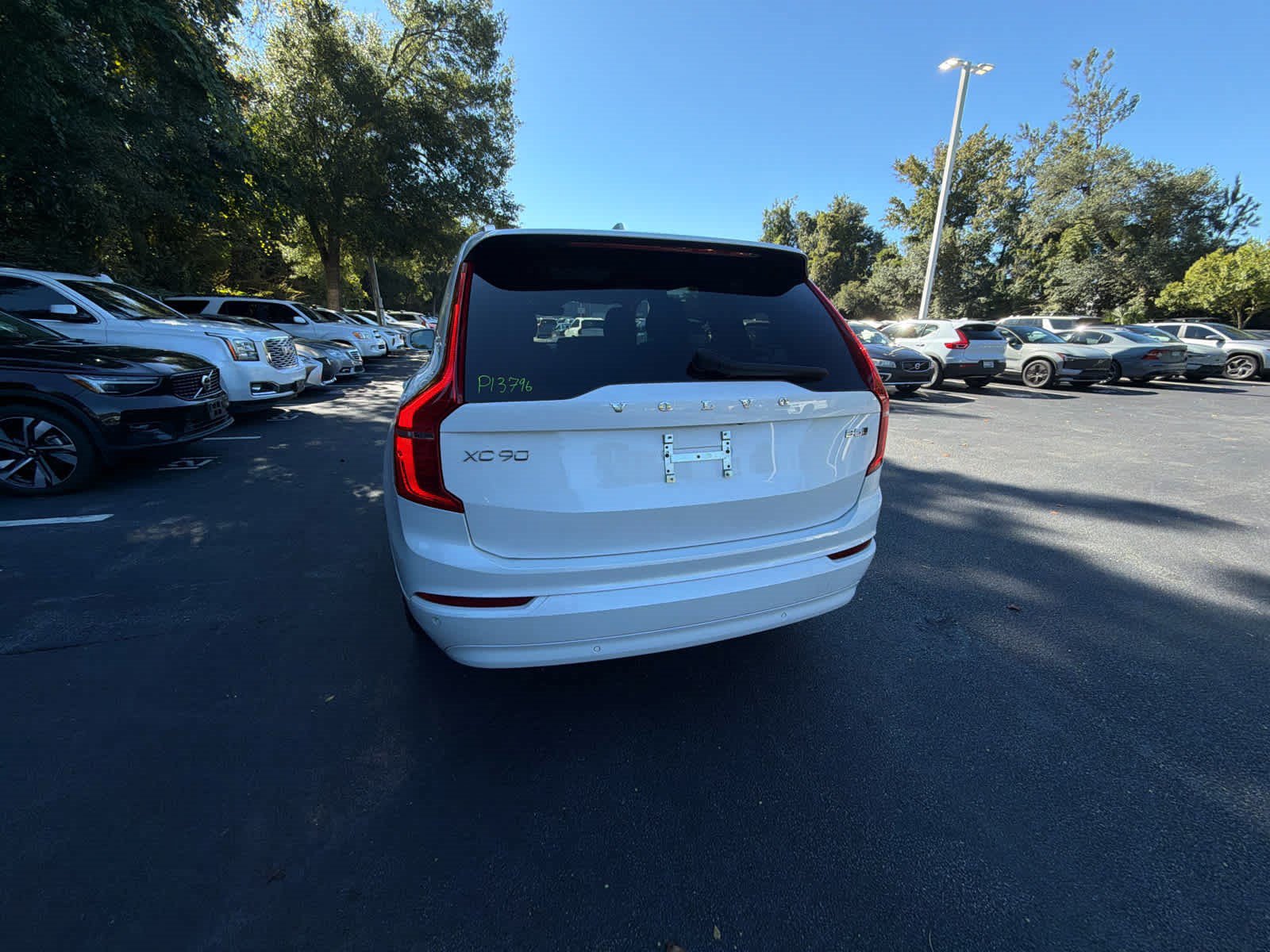 Certified 2023 Volvo XC90 B5 Core AWD/4WD image 12