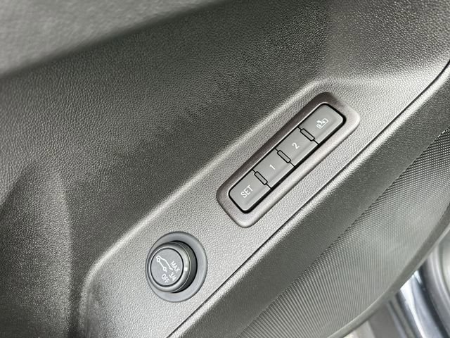 Used 2022 Chevrolet Equinox Premier image 16