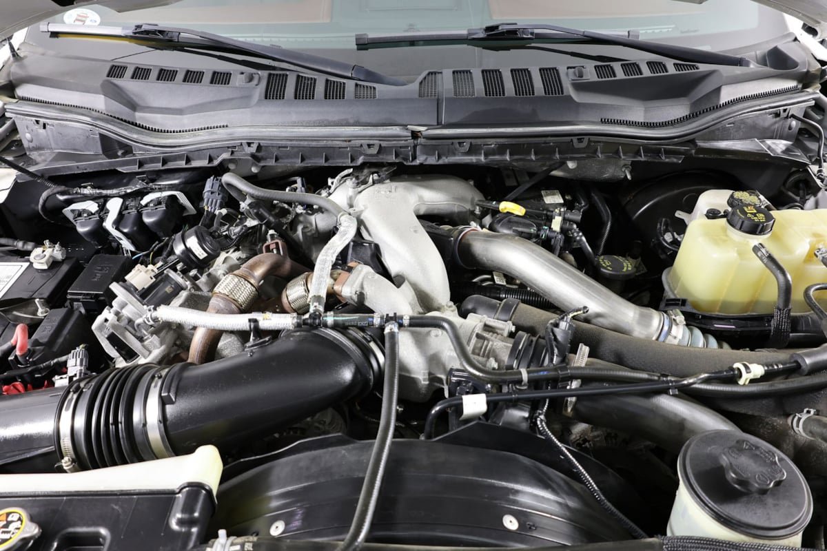 Used 2020 Ford F350 Platinum w/ FX4 Off-Road Package image 36
