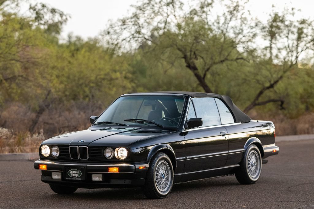 Used 1990 BMW 325i Convertible RWD image 30