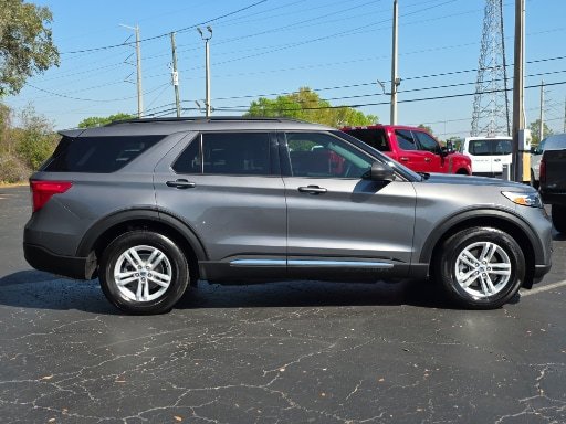 Certified 2024 Ford Explorer XLT image 9