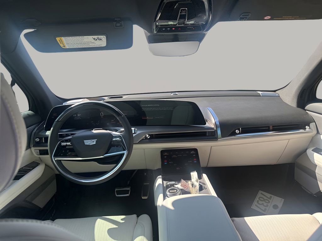 New 2026 Cadillac Vistiq Luxury w/ LPO, Floor Liner Package AWD/4WD image 22
