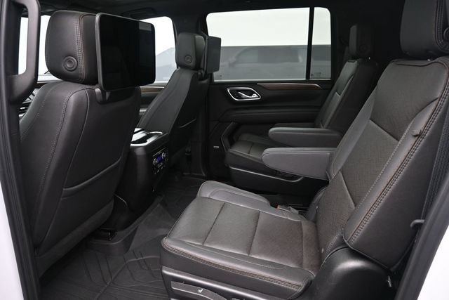 Used 2023 Chevrolet Suburban High Country w/ Advanced Technology Package AWD/4WD image 19