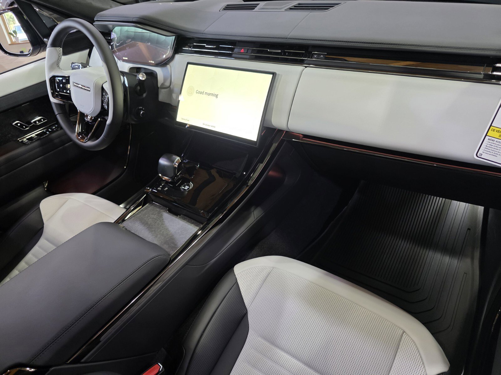 New 2026 Land Rover Range Rover Sport SV image 18