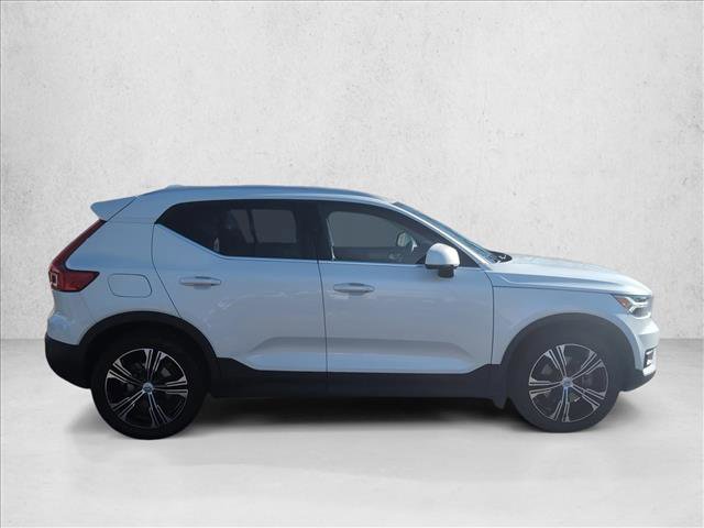 Used 2021 Volvo XC40 T5 Inscription w/ Climate Package image 4