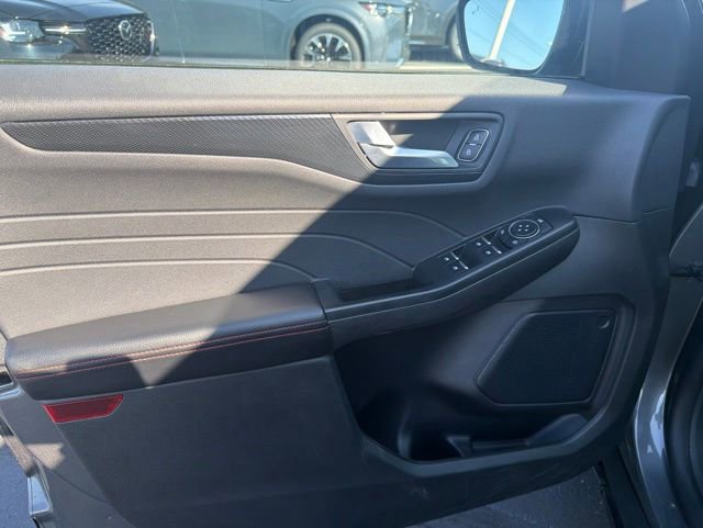 Used 2025 Ford Escape ST-Line FWD image 27