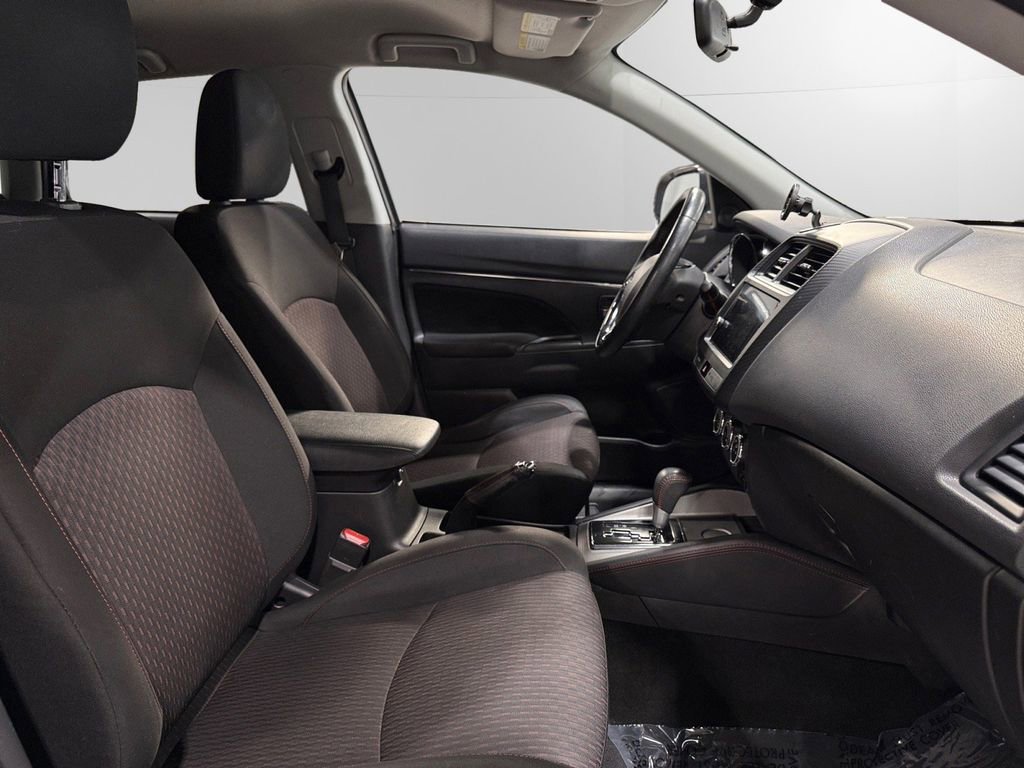 Used 2019 Mitsubishi Outlander Sport LE image 13