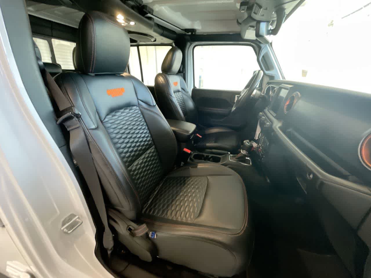 Used 2021 Jeep Gladiator Mojave AWD/4WD image 25