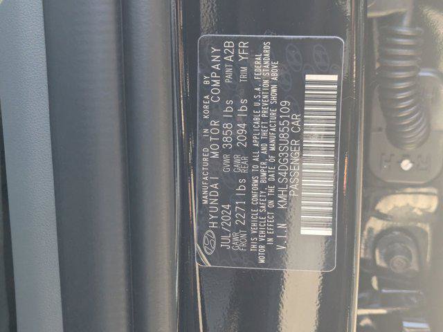 Used 2025 Hyundai Elantra SEL FWD image 25