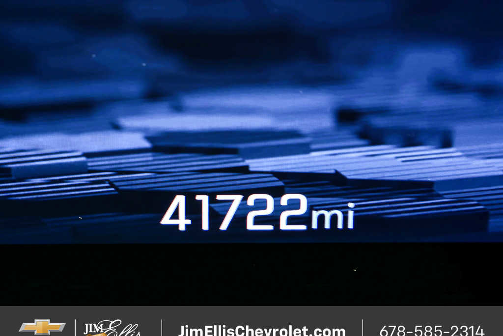 Used 2025 Chevrolet Suburban LT AWD/4WD image 8