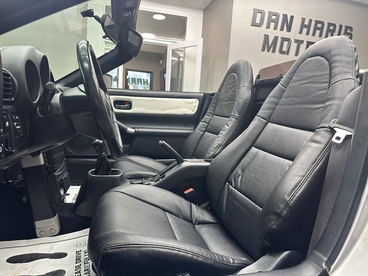 Used 2001 Toyota MR2 RWD image 19