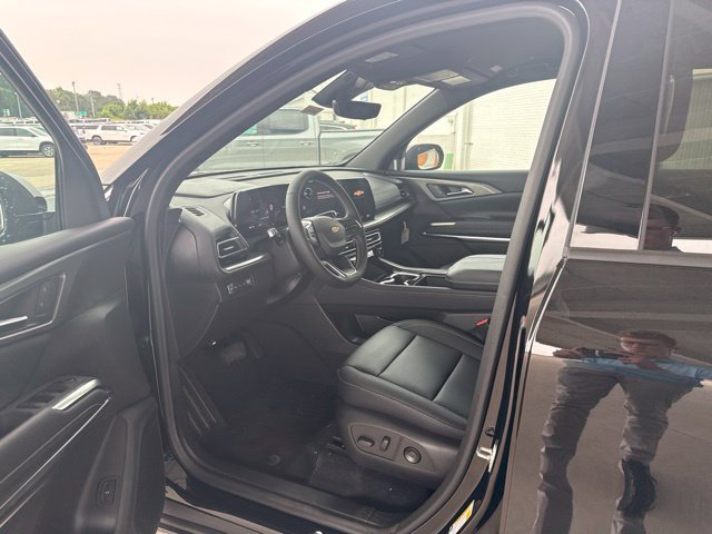New 2026 Chevrolet Traverse LT w/ Driver Confidence Package AWD/4WD image 12