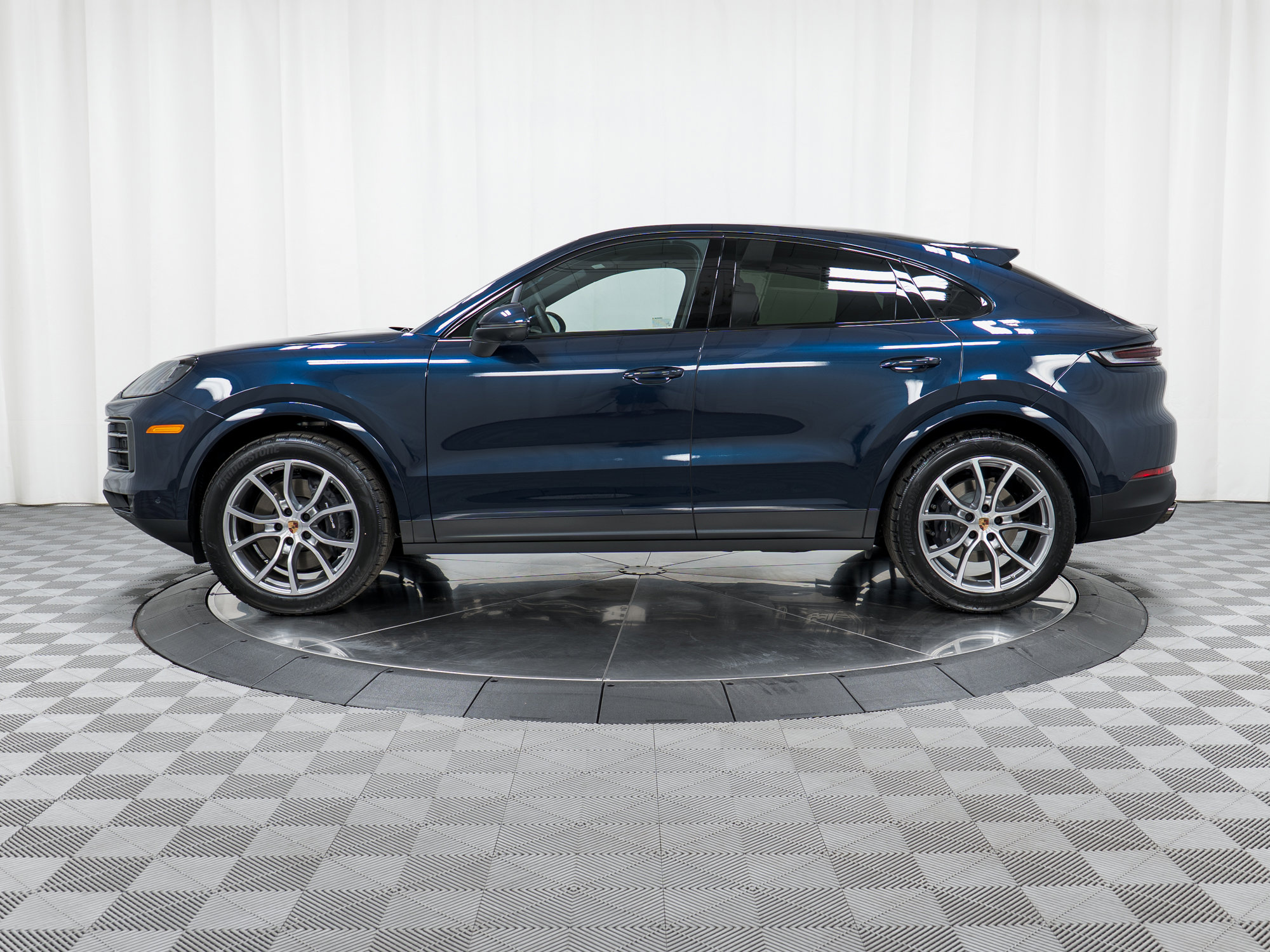 New 2026 Porsche Cayenne Coupe image 2