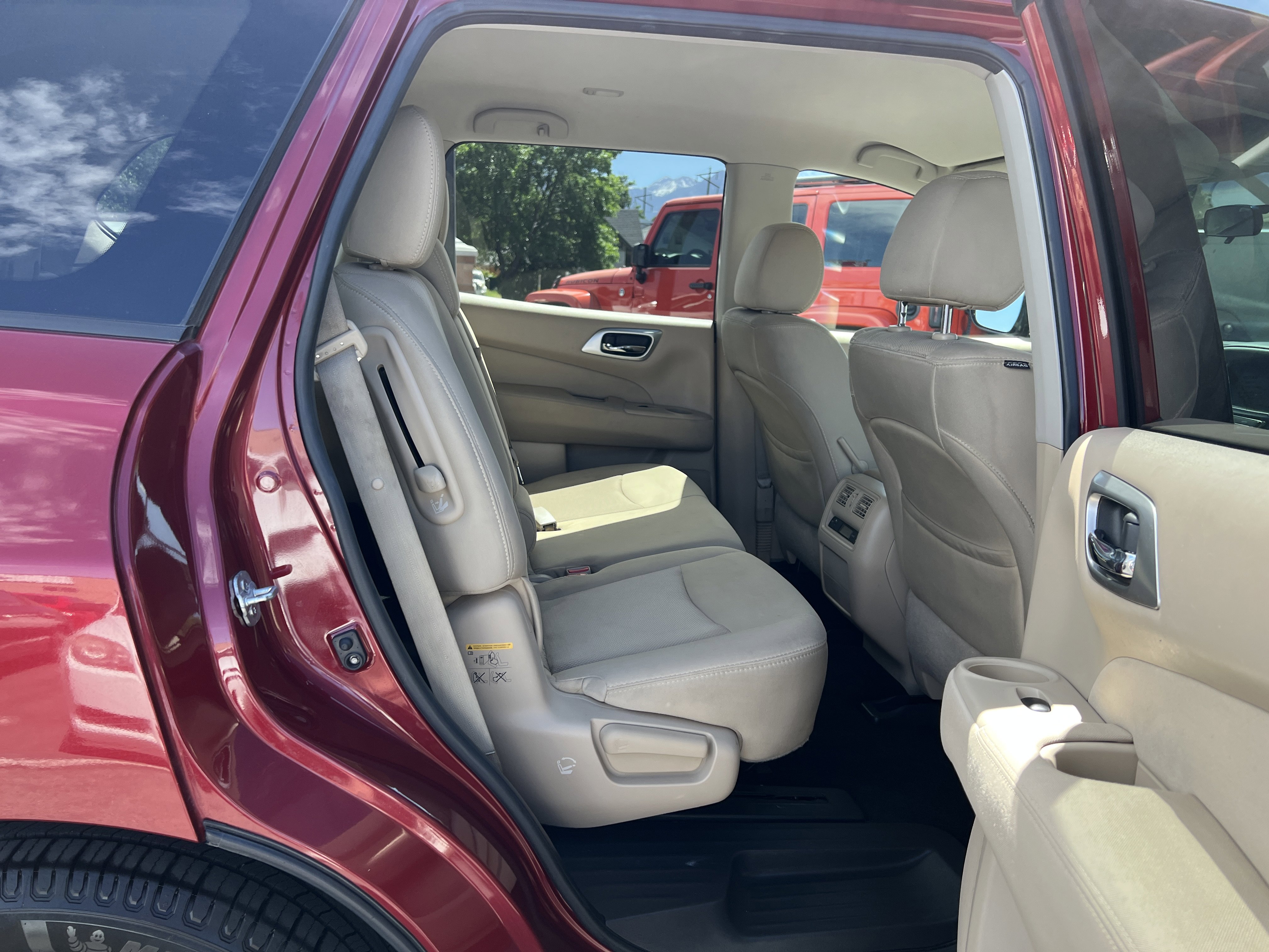 Used 2017 Nissan Pathfinder S AWD/4WD image 9
