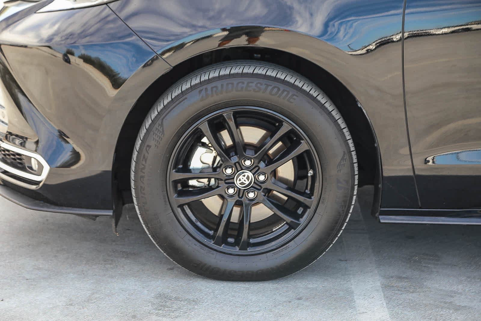 Used 2024 Toyota Sienna Platinum AWD/4WD image 10