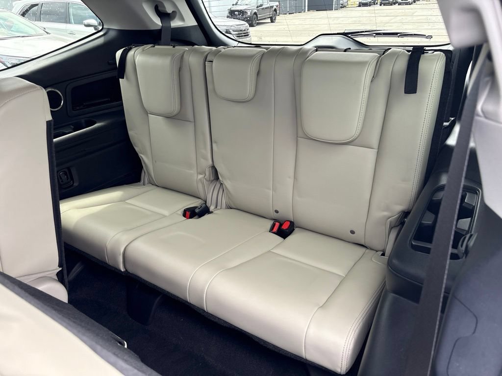 Used 2023 Subaru Ascent Limited w/ Technology Package AWD/4WD image 9