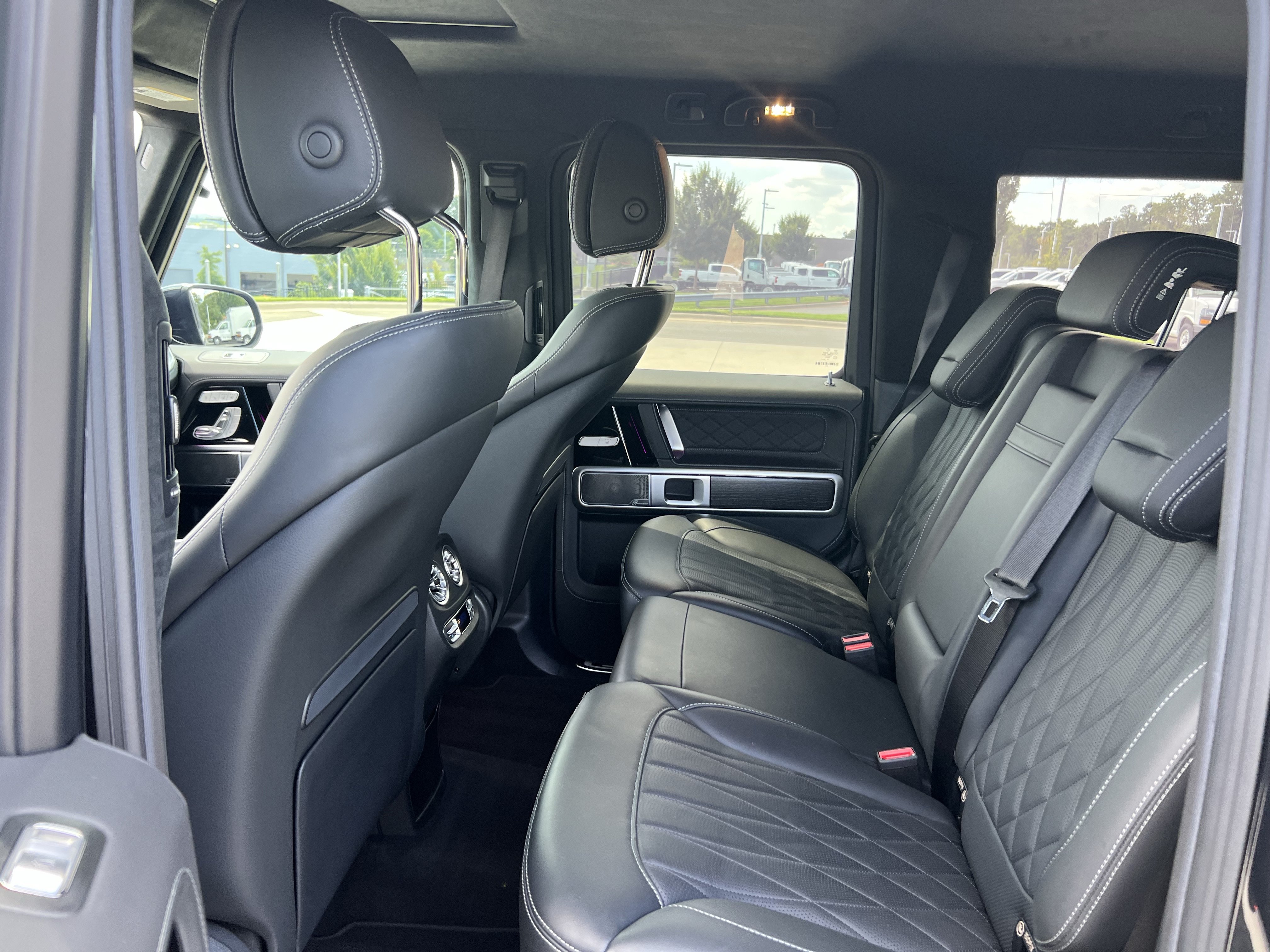 Used 2022 Mercedes-Benz G 550 image 32