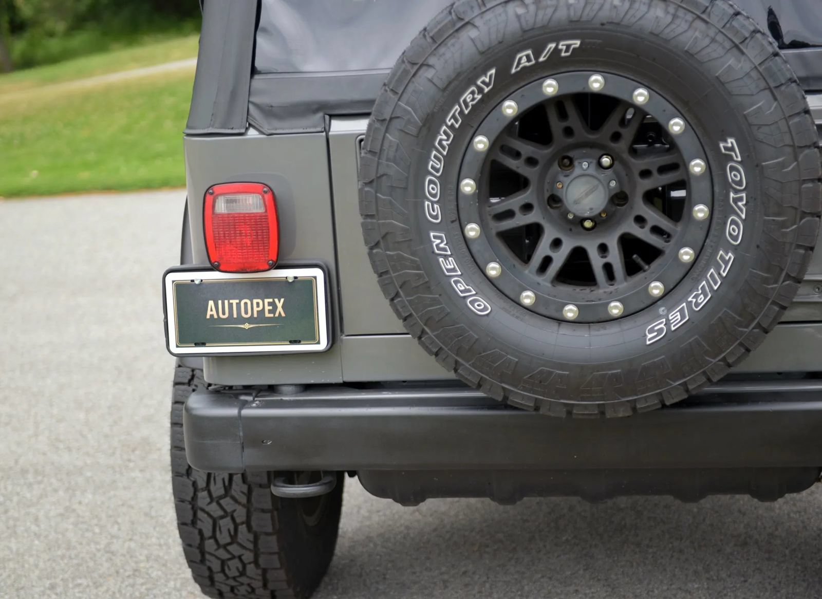 Used 2004 Jeep Wrangler 4WD w/ 30" Tire & Wheel Group image 30