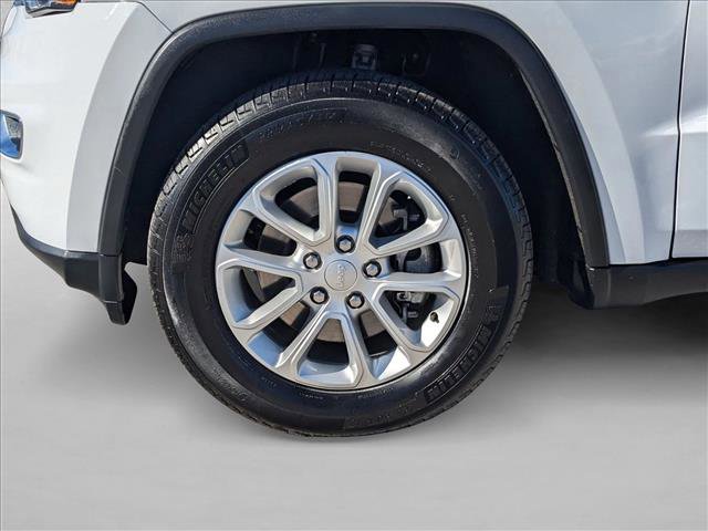 Used 2021 Jeep Grand Cherokee Laredo image 25