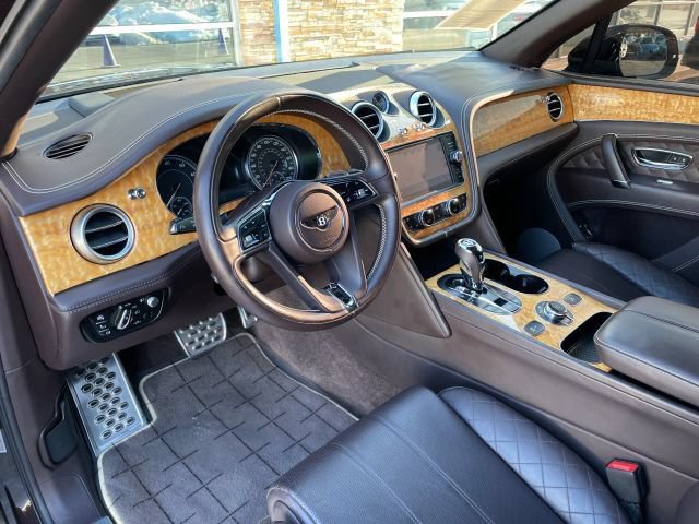 Used 2018 Bentley Bentayga Onyx Edition AWD/4WD image 2