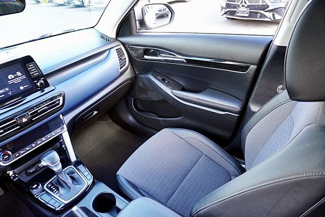 Used 2023 Kia Seltos S FWD image 20