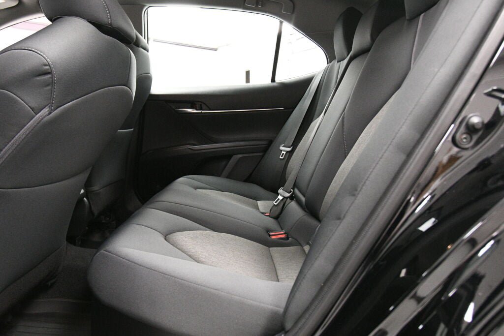 Used 2022 Toyota Camry LE FWD image 18