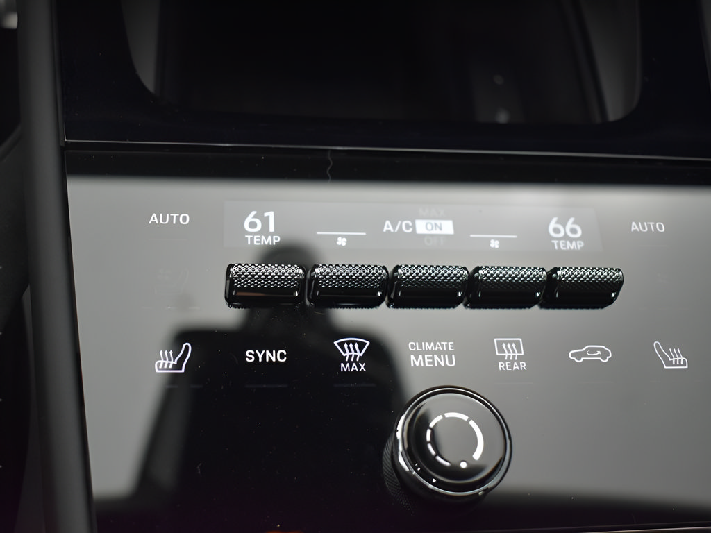 Certified 2024 Porsche Cayenne Turbo GT AWD/4WD image 14