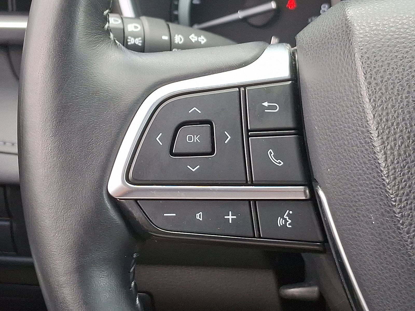 Used 2020 Toyota Highlander XLE image 23