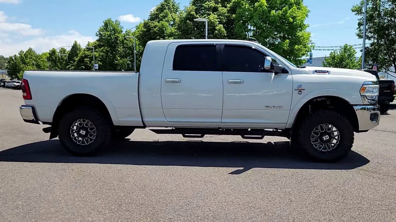 Used 2019 RAM 3500 Laramie AWD/4WD image 9